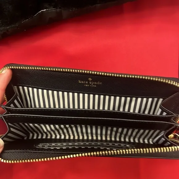 Kate Spade New York Wallet - Picture 7 of 8